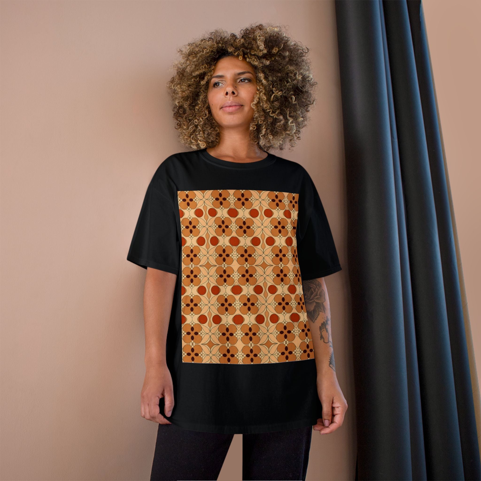 Retro Pattern T-Shirt - Stylish and Comfortable Tee - Angel Body